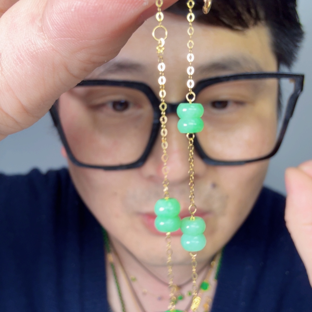 翡翠18K金镶嵌颈饰一件