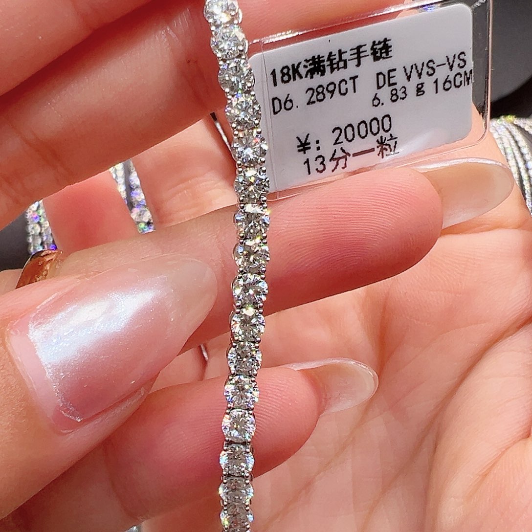 实验室培育钻石耳饰18K金镶嵌