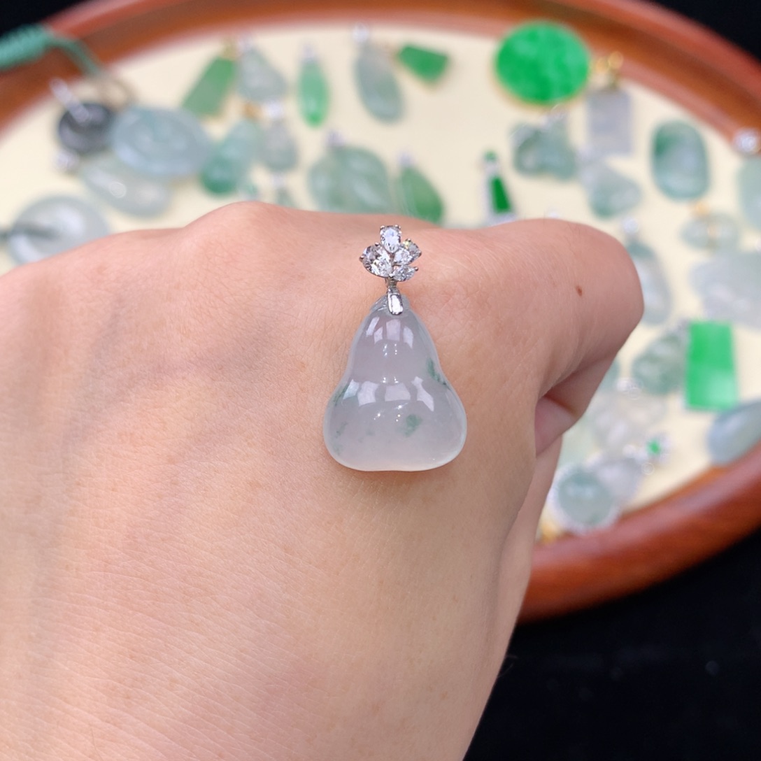 颈饰18K金镶嵌翡翠晨*天然缅甸A货翡翠福瓜