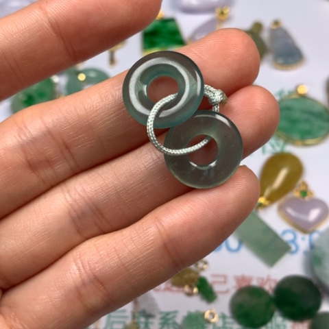 翡翠颈饰未镶嵌海**风