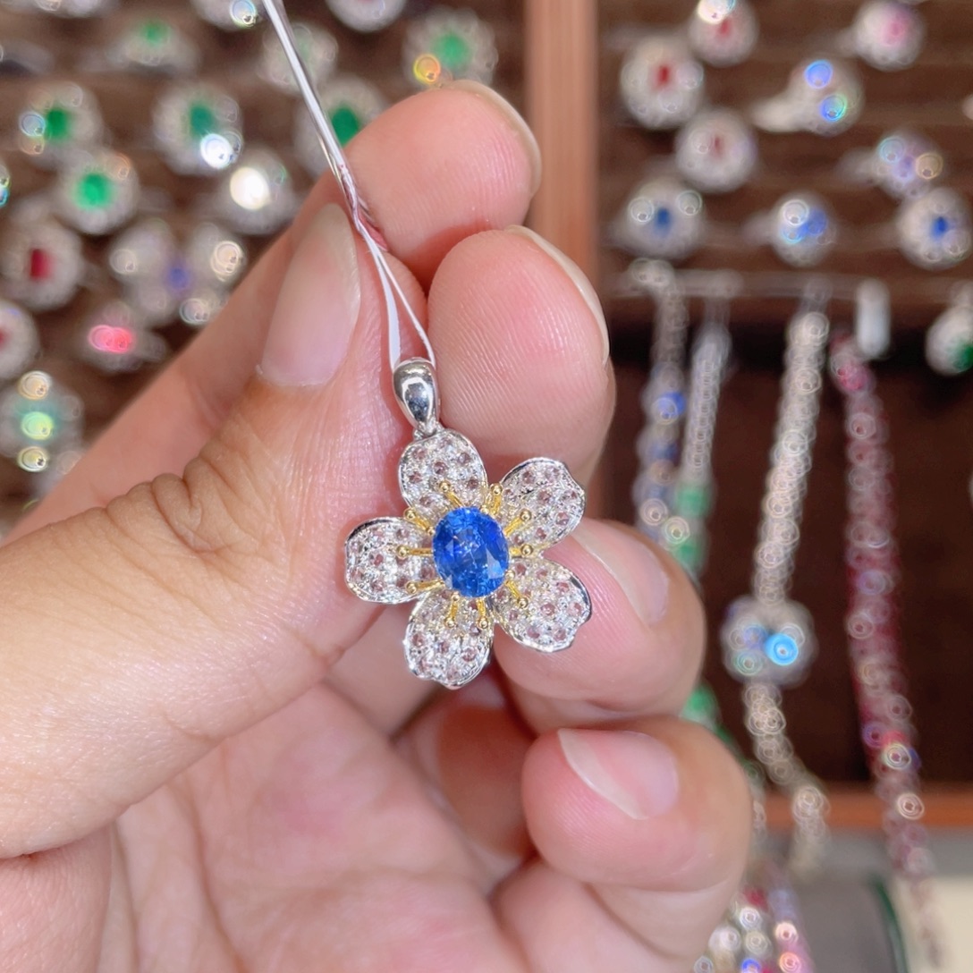 吊坠(不含链)蓝宝石18K金镶嵌1ct