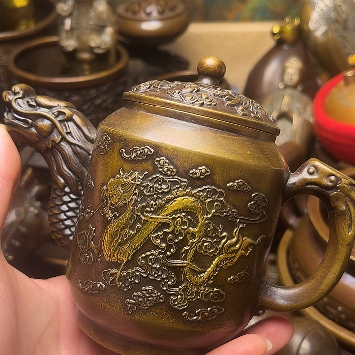 精美铜器批发档口