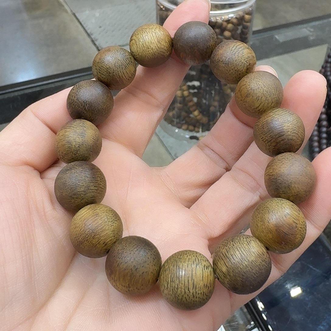 沉香沉香碎屑海南黄油格1.4大十碎屑