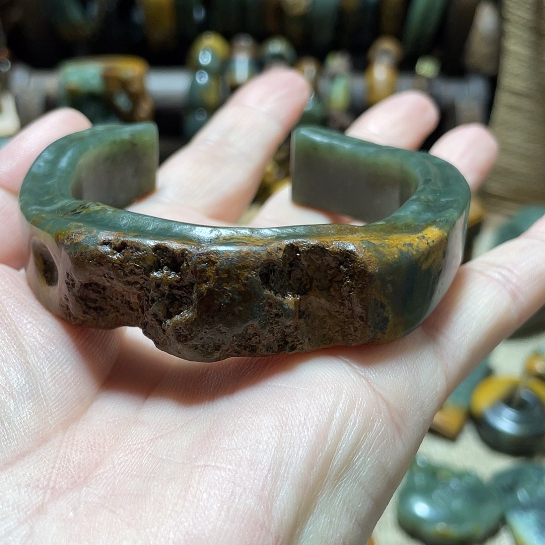 岫岩河磨玉（透闪石质玉）挂件未镶嵌