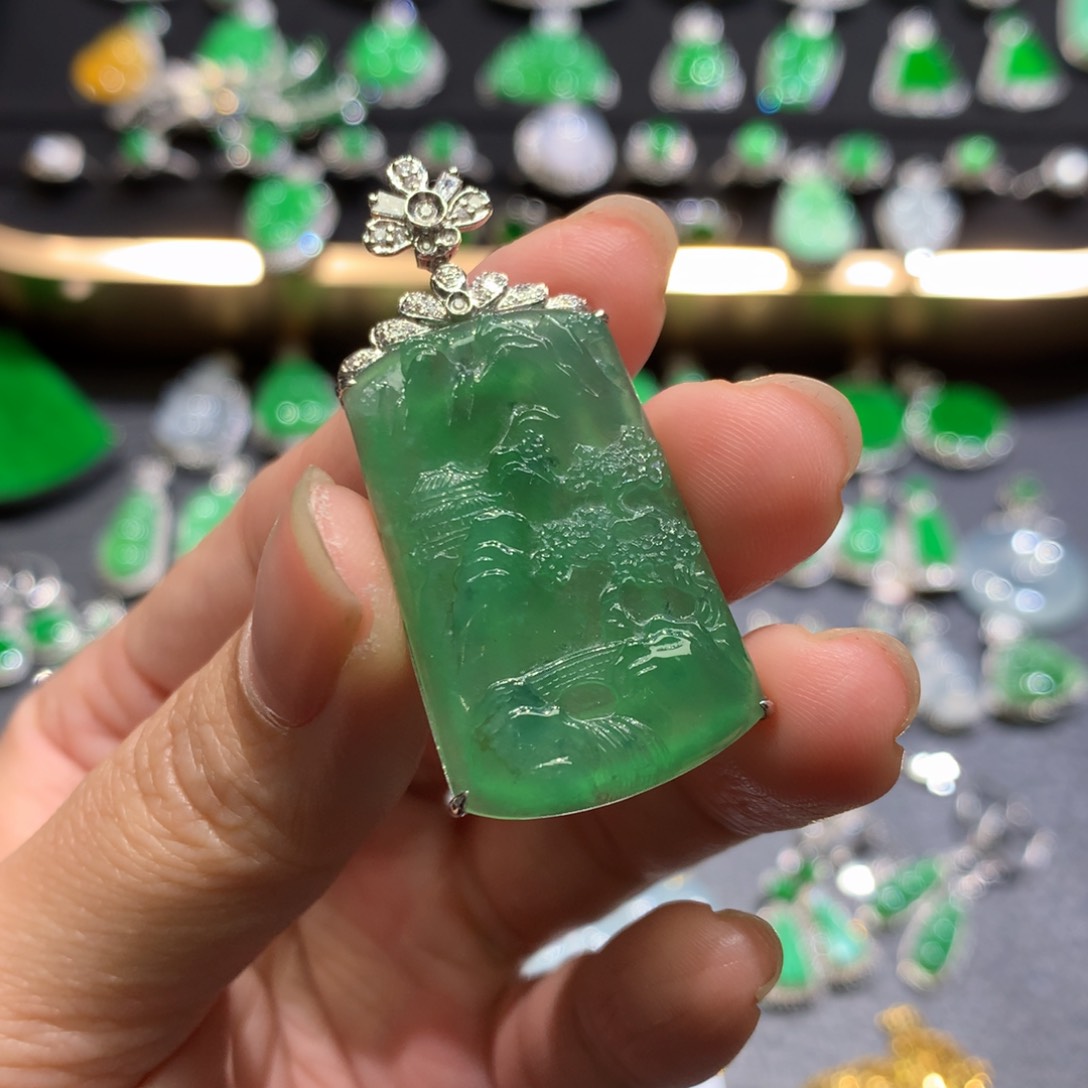 翡翠吊坠(不含链)18K金镶嵌