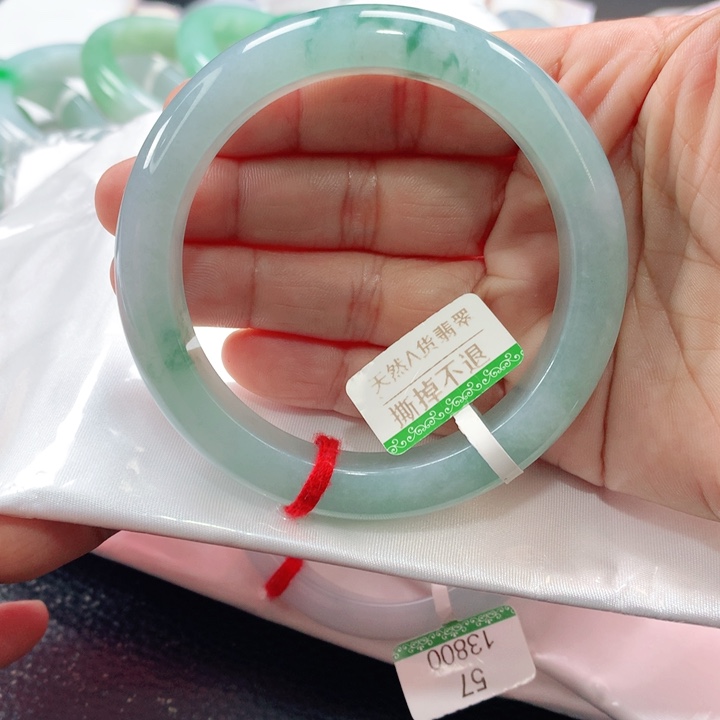 翡翠手镯未镶嵌睫***弯57565656