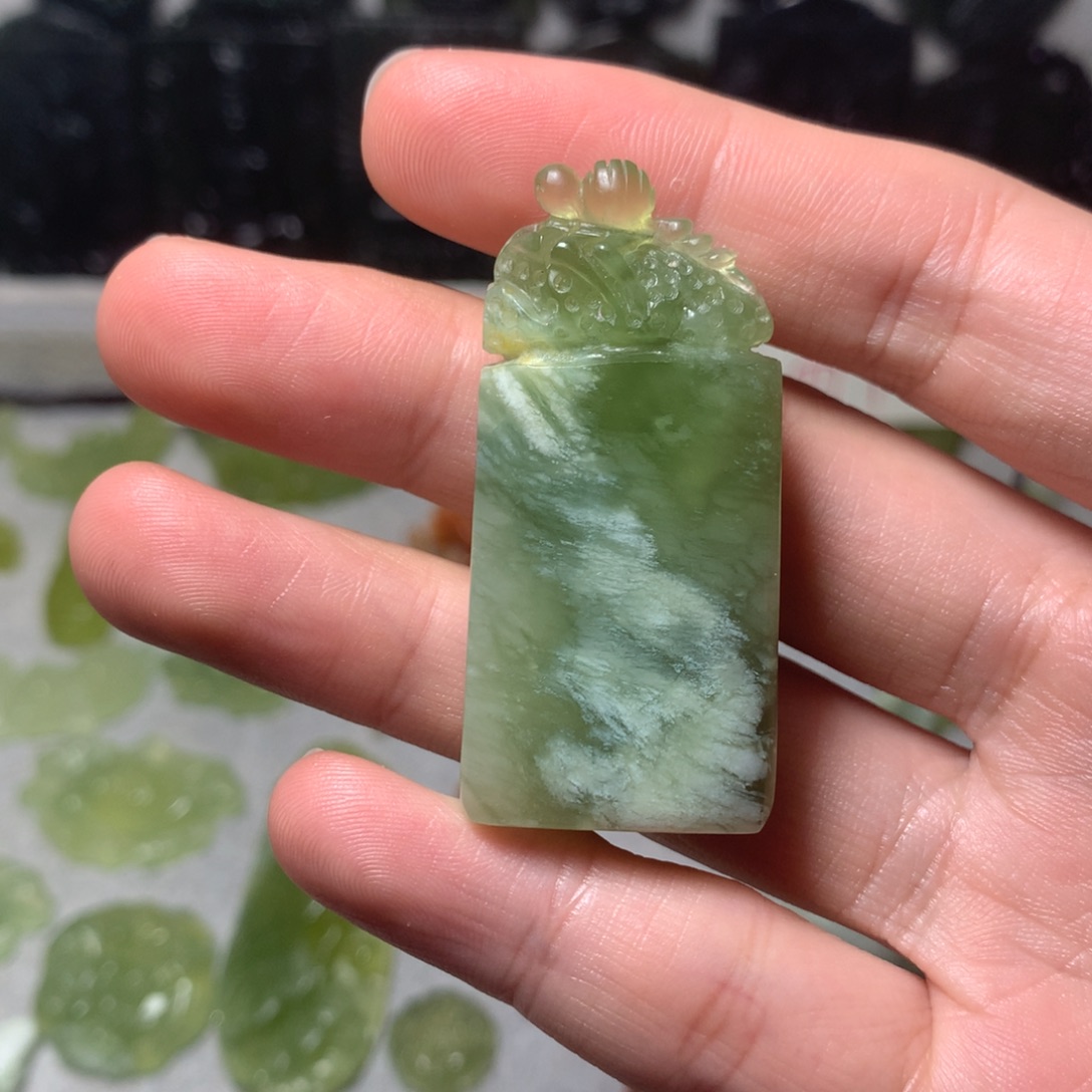 蛇纹石玉合金颈饰