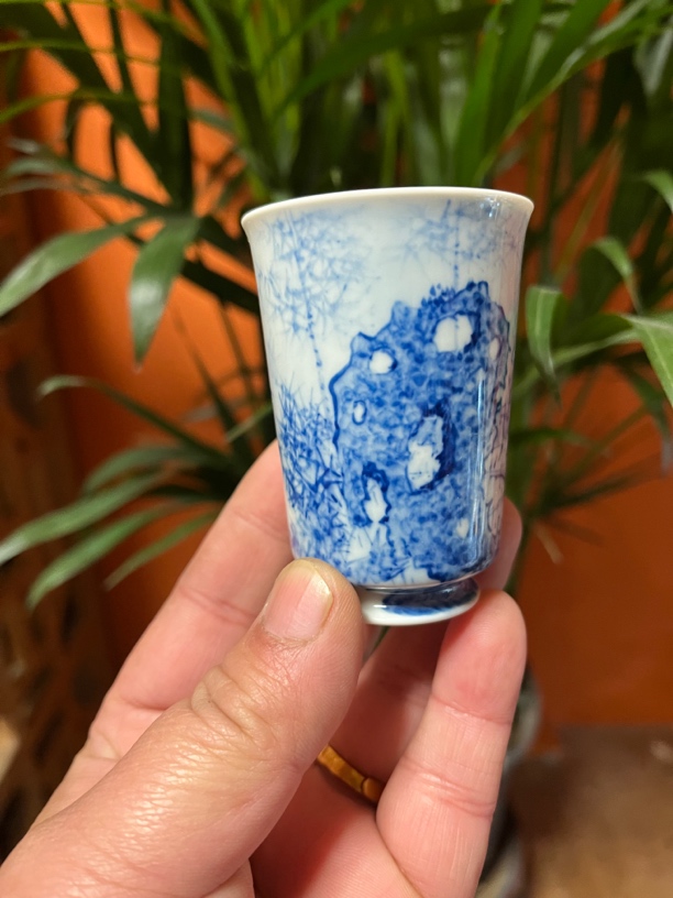 纯手工手绘釉下仿古泥青花里外绘太湖石闻香杯
