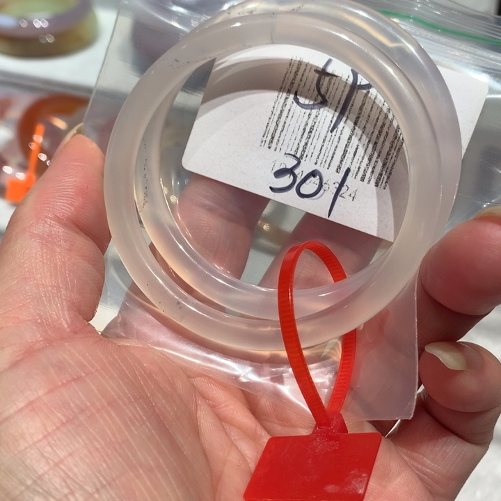 玛瑙/玉髓手镯未镶嵌59