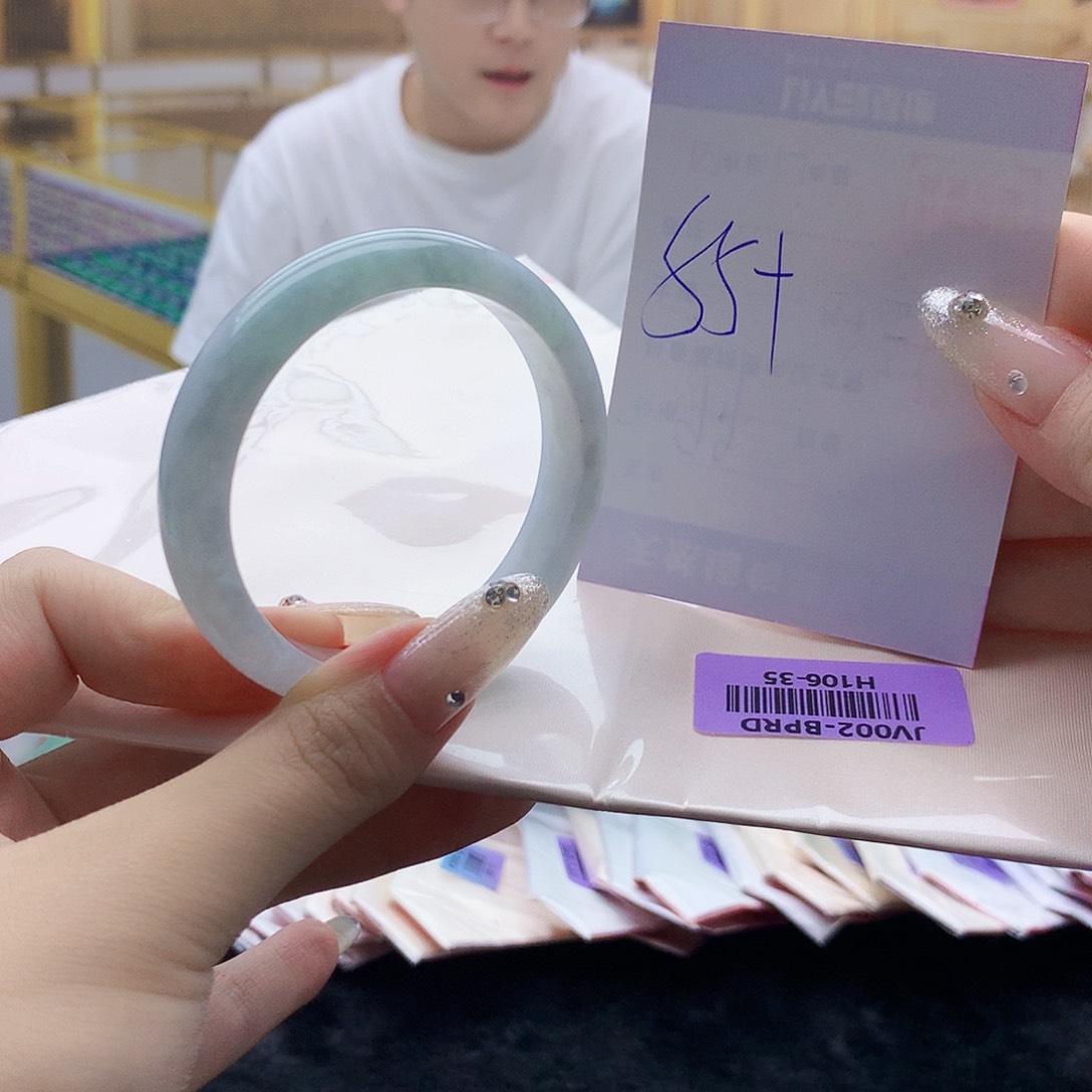 翡翠手镯未镶嵌00……