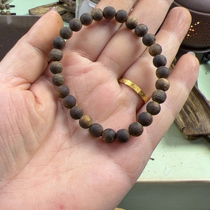 S***_沉香沉香枕蓝宝石0.6沉水单4.3克