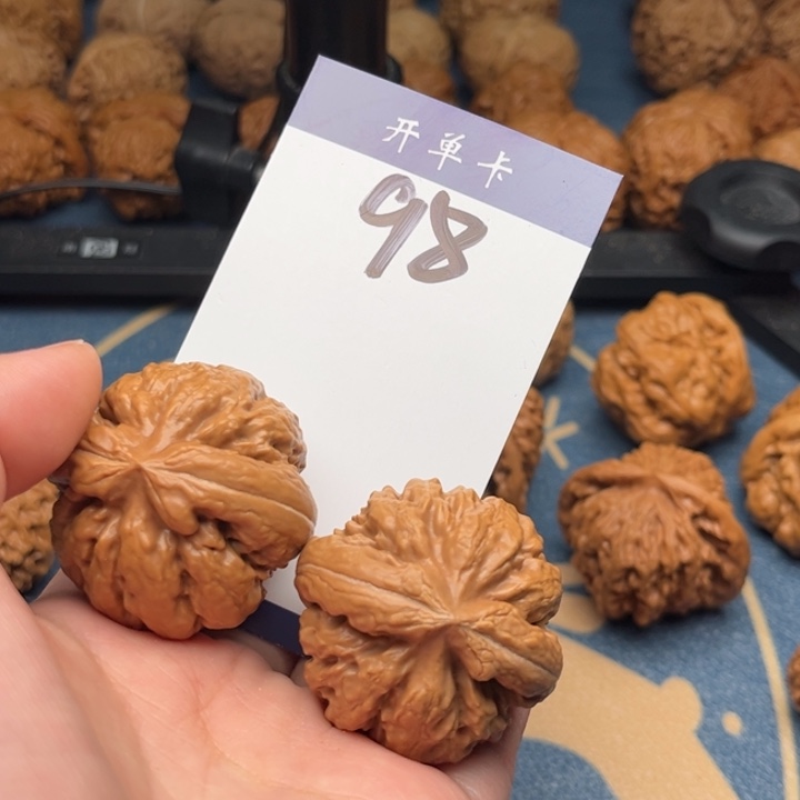 文玩核桃吊坠霸王龙 40全品 98