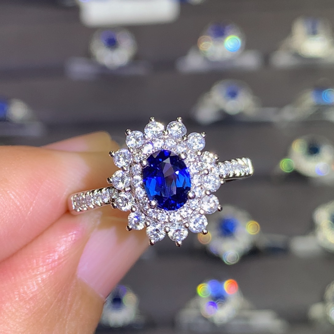 蓝宝石戒指铂Pt950镶嵌