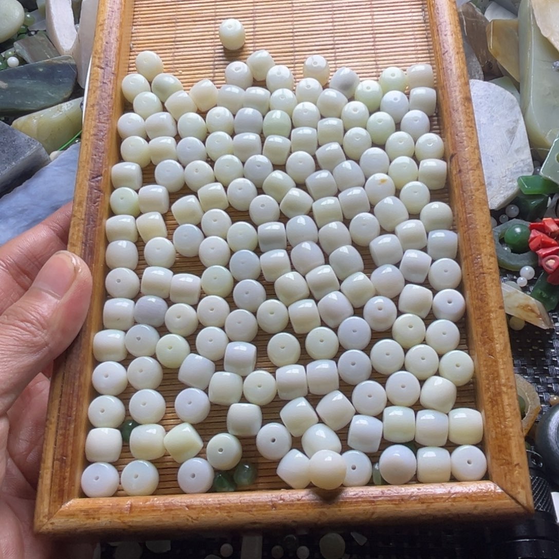 七***˝和田玉（糖玉）未镶嵌挂件