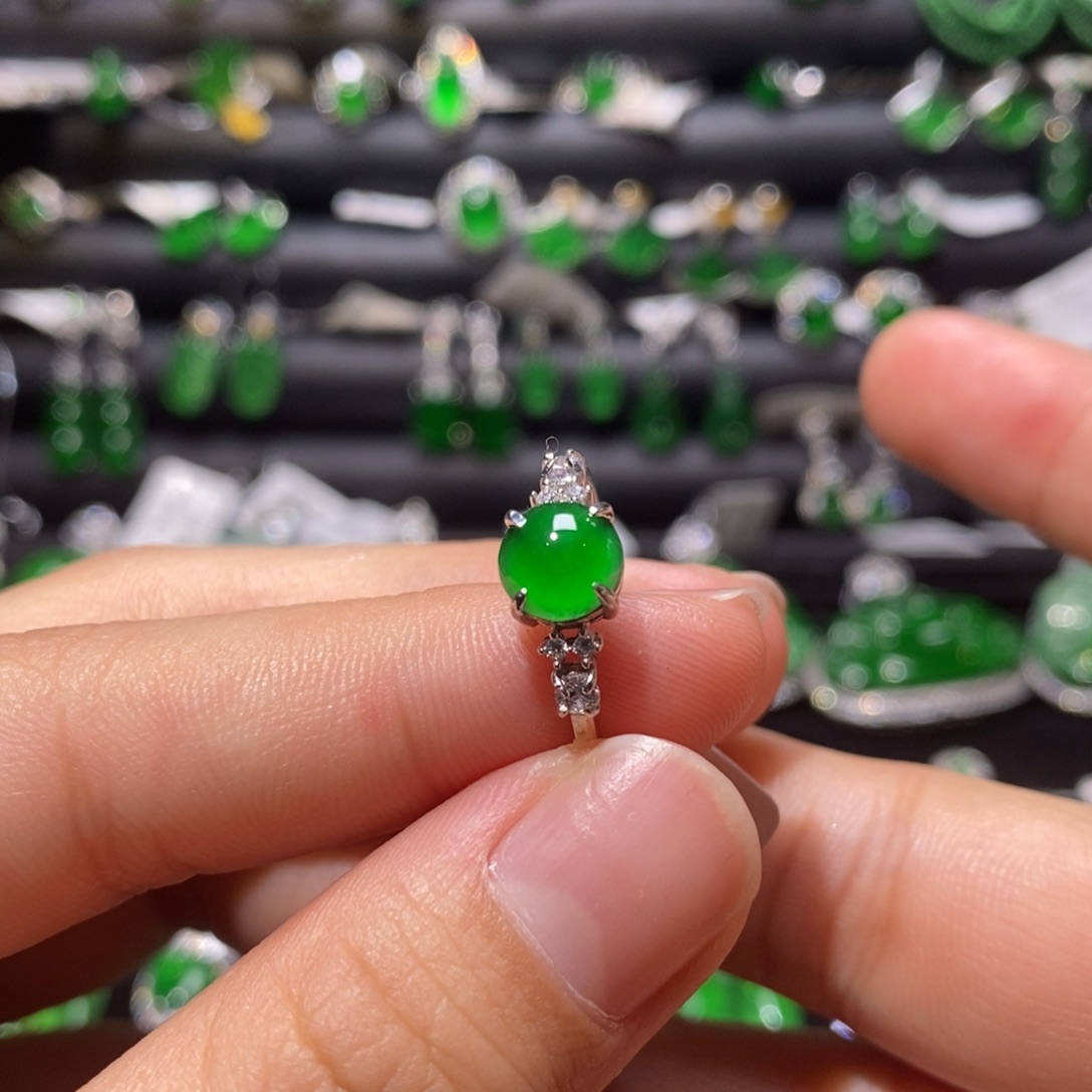 翡翠戒指银S925镶嵌天然翡翠