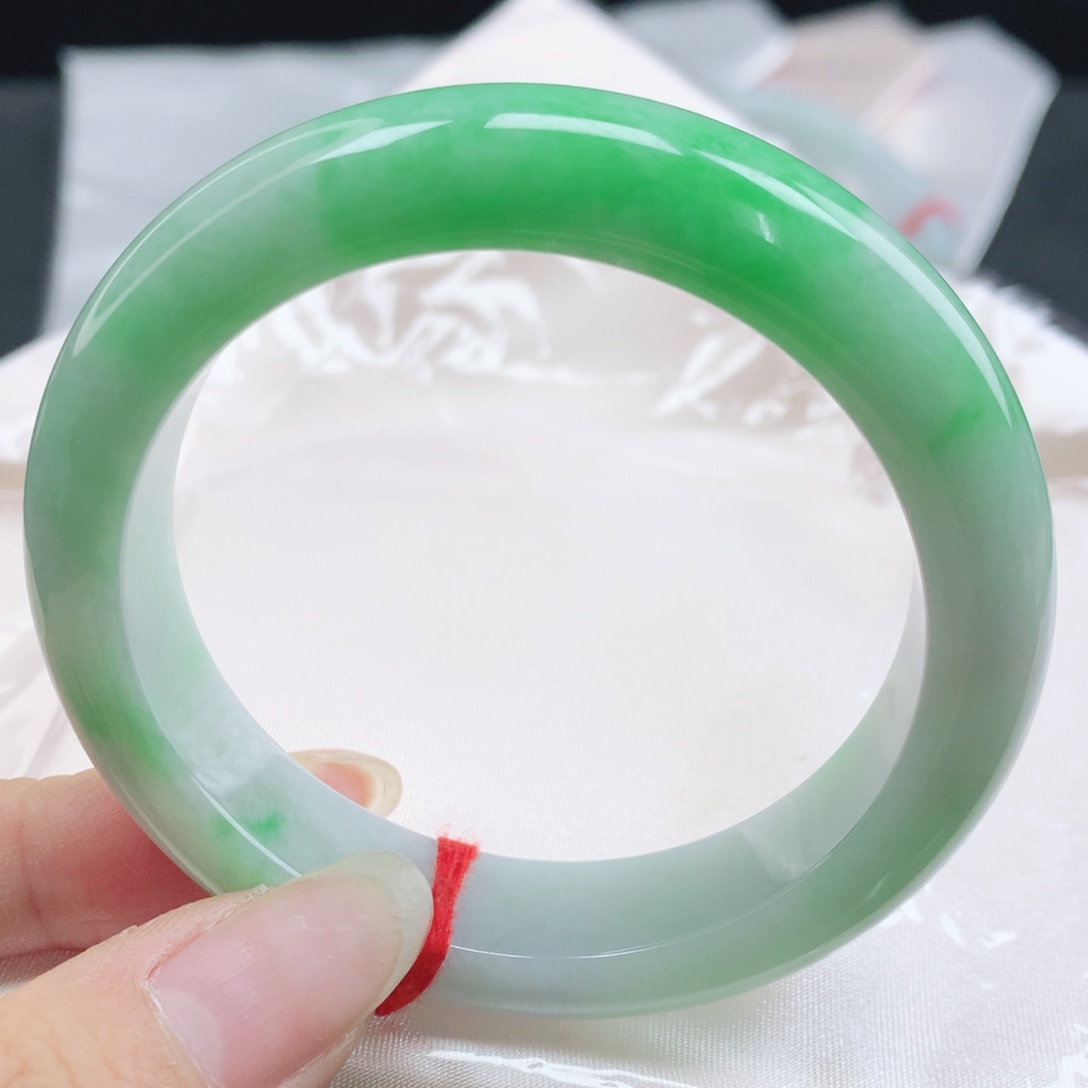 翡翠未镶嵌手镯缅甸53.7飘阳绿正圈