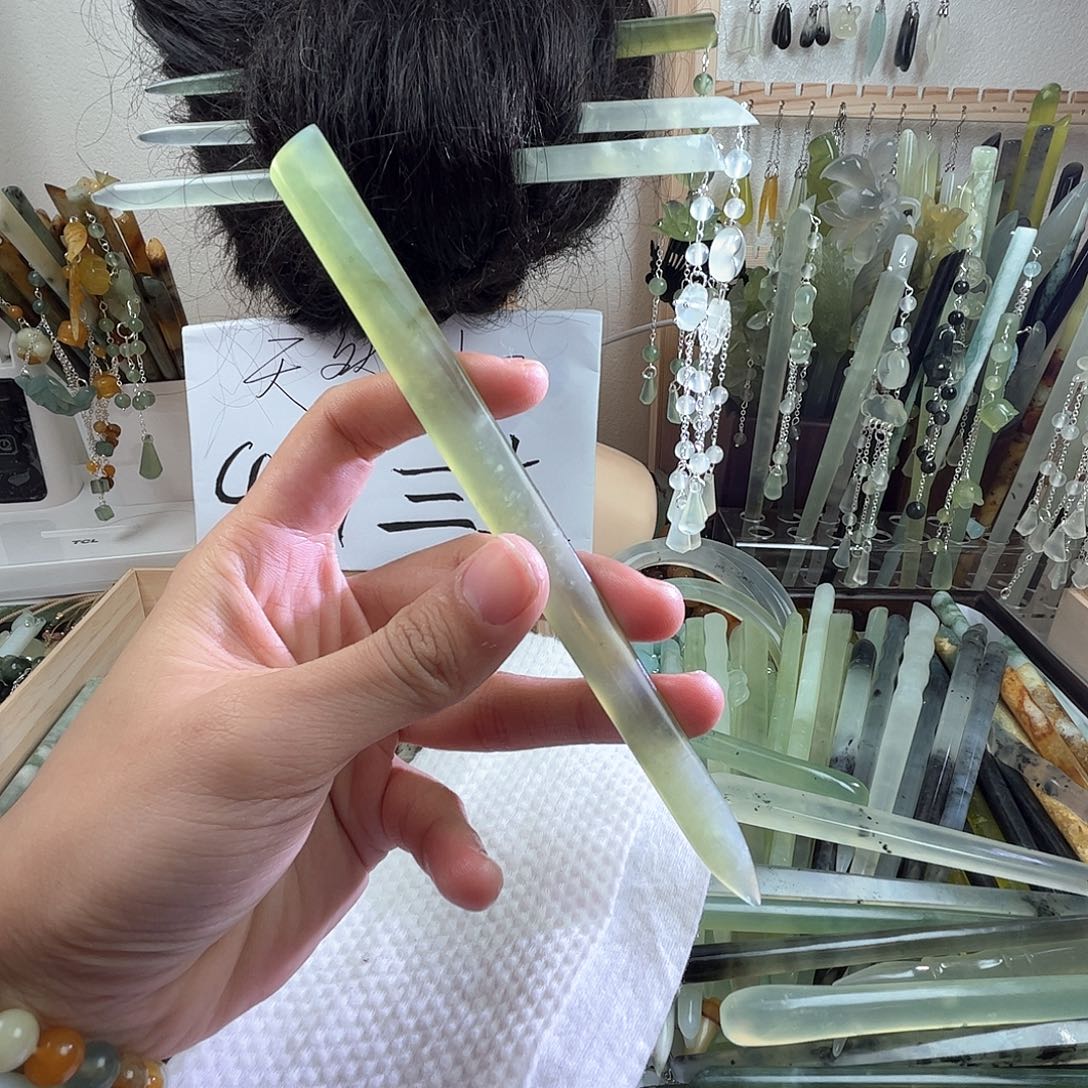 蛇纹石玉发饰未镶嵌