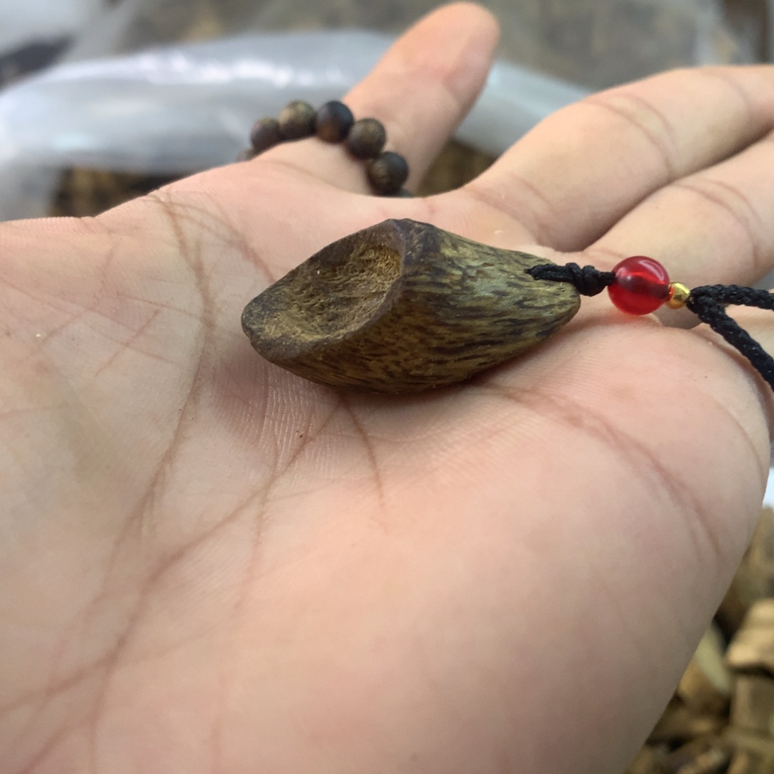沉香碎屑沉香吊件