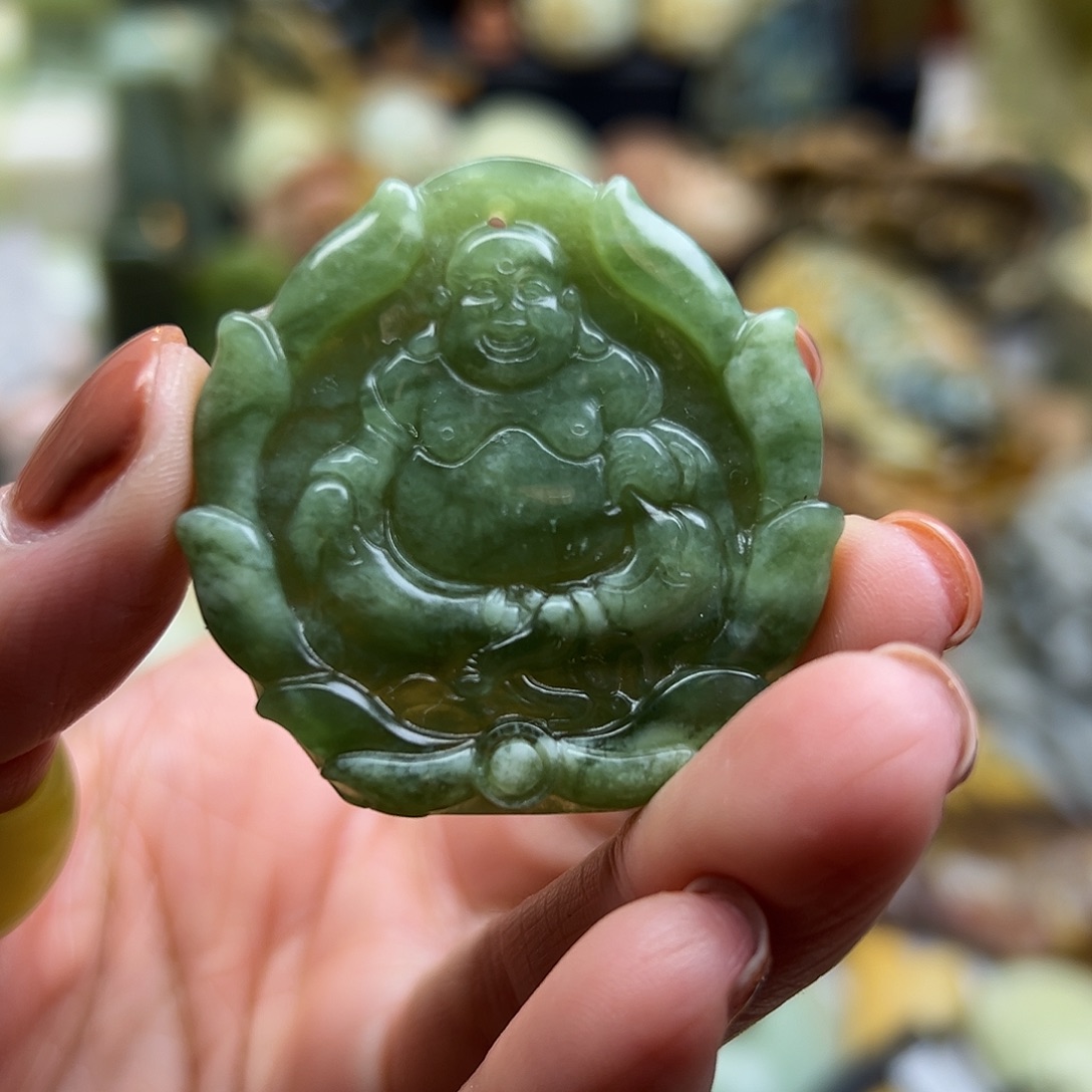 岫玉未镶嵌颈饰岫玉青提笑佛