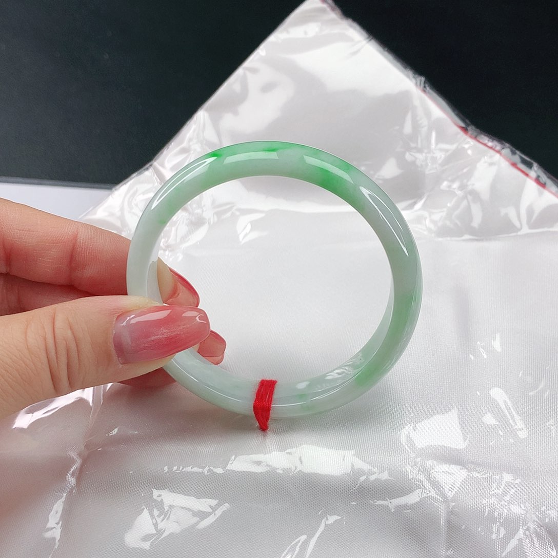 翡翠手镯未镶嵌翡翠039