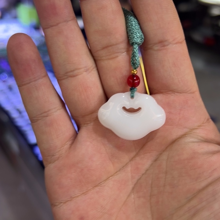 和田玉（糖玉）未镶嵌挂件