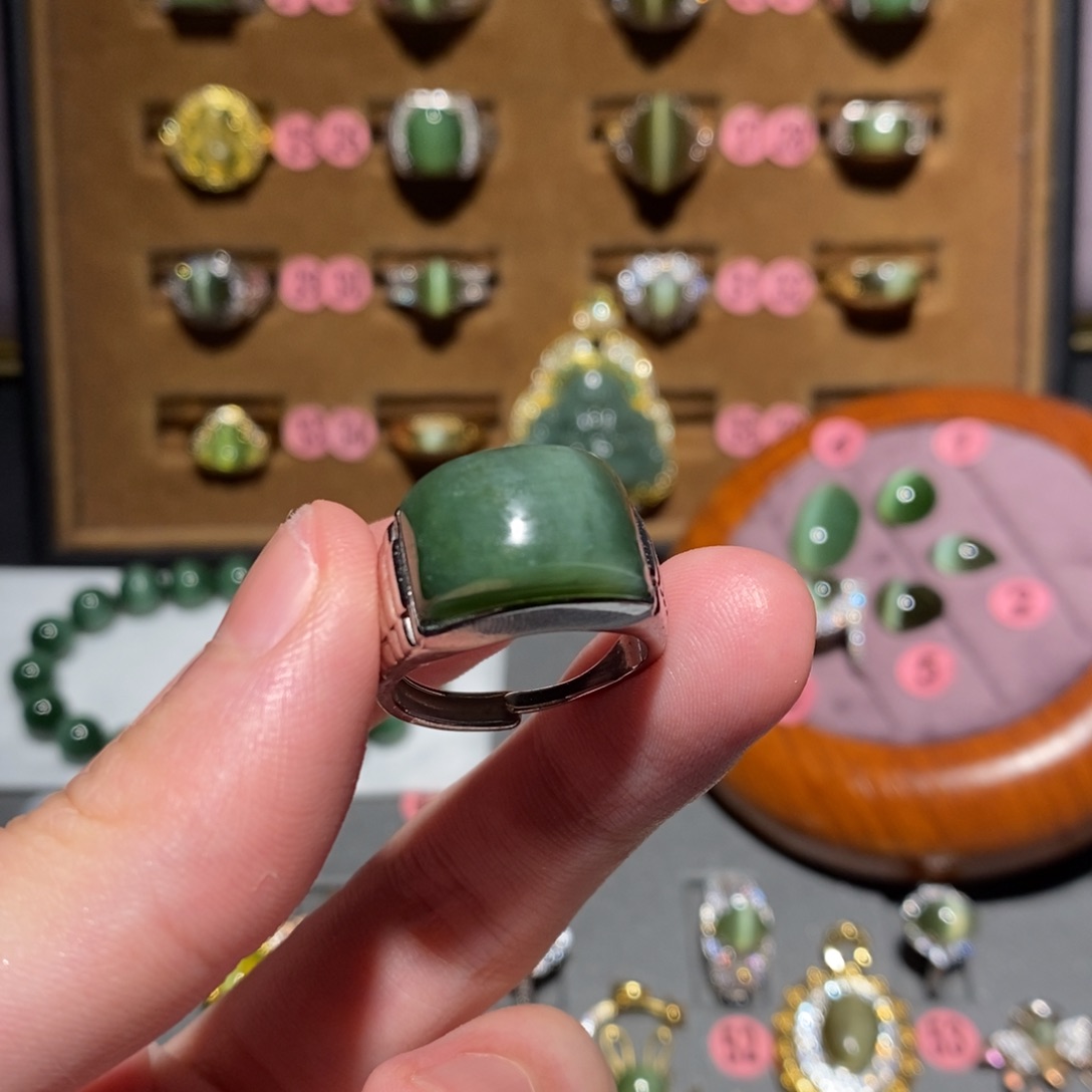 和田玉未镶嵌戒指