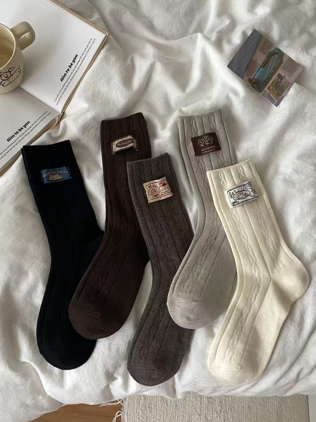 s 25706-3222 羊绒中筒袜保暖小猫女士袜子复古厚款