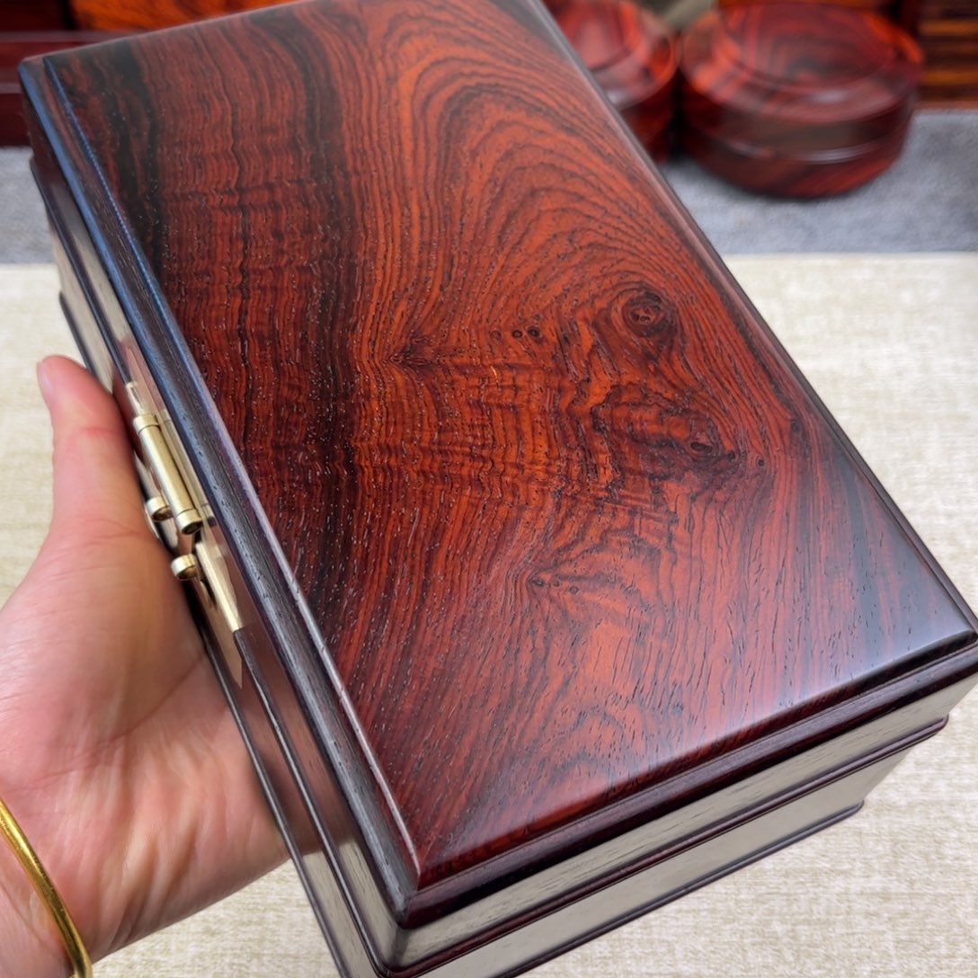 微凹黄檀（南美大红酸枝）