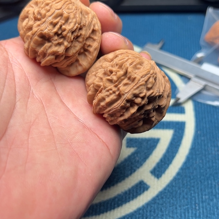 桃核吊坠漏网48核桃