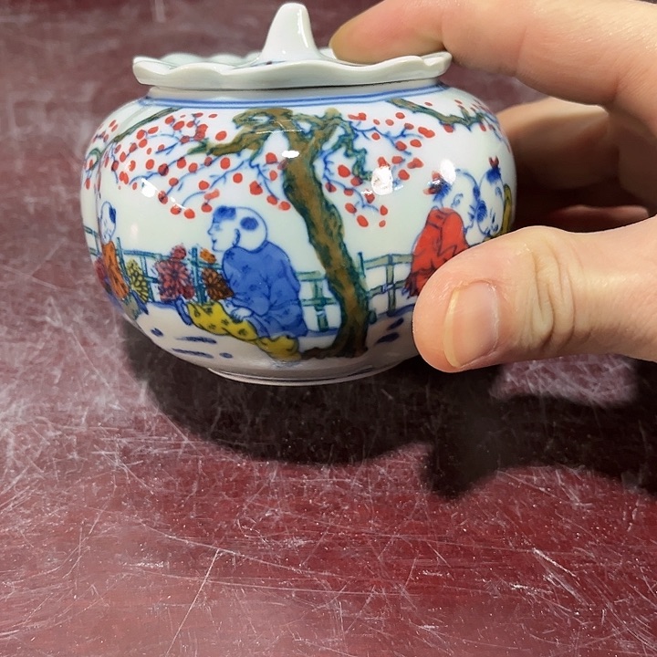 瓷片景德镇陶瓷茶叶罐。