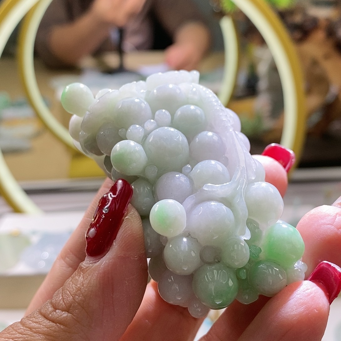 【闪购商品】翡翠颈饰未镶嵌葡萄