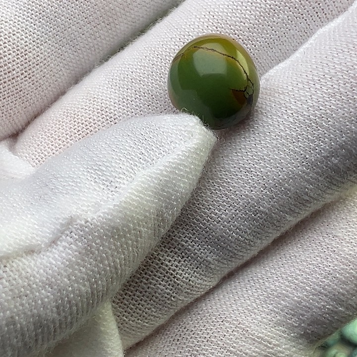 南红玛瑙未镶嵌珠宝奇石