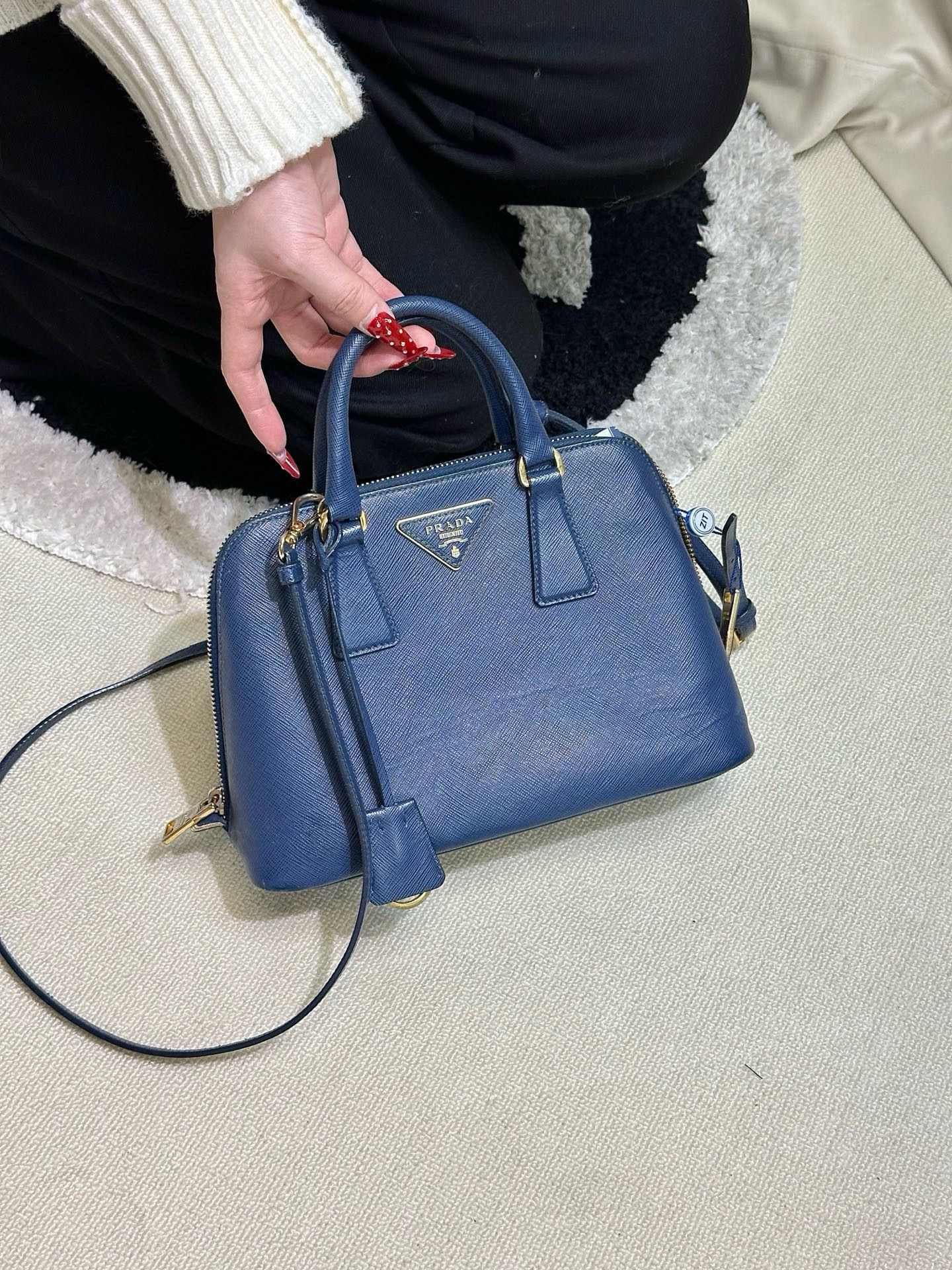 95新 Prada/普拉达 prada 蓝色mini贝壳斜挎包 (K)