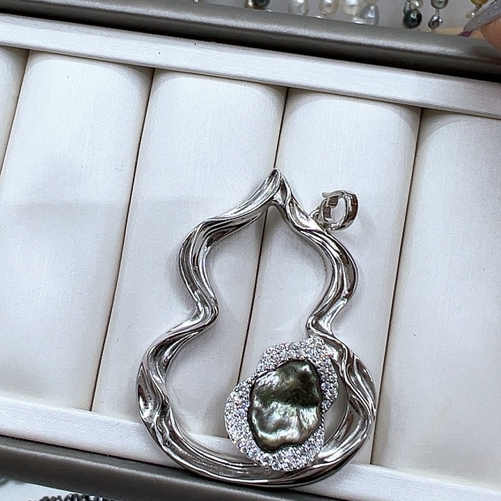 银S925镶嵌海水珍珠颈饰