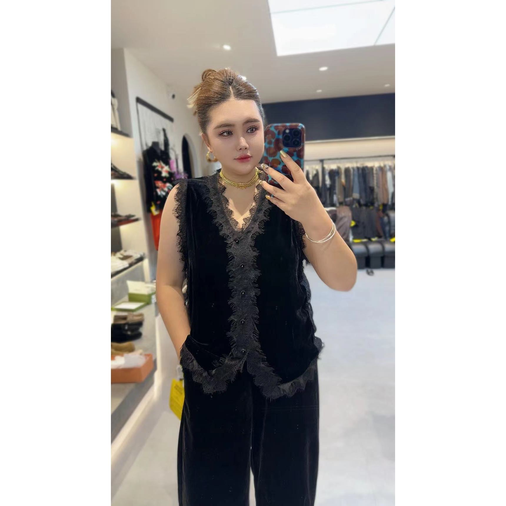 168欧韩集合店| 背心时髦精必备！蕾丝细节尽显慵懒贵气A3235