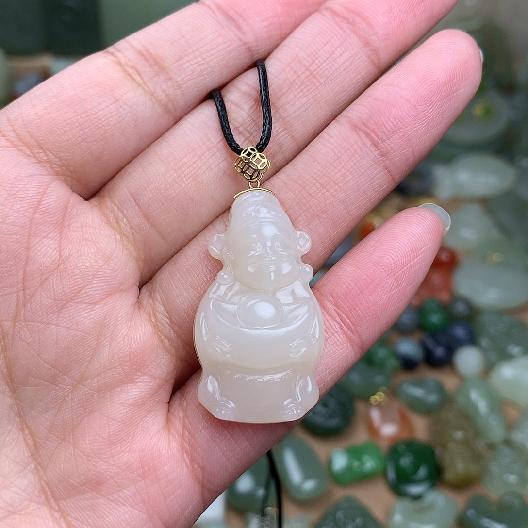 和田玉吊坠18K金镶嵌