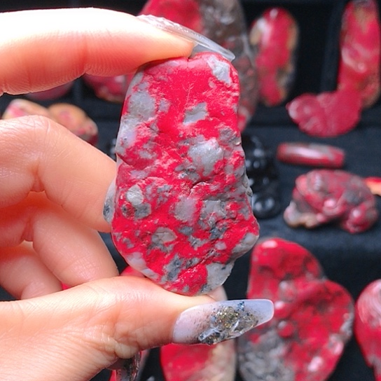 昌化鸡血石昌化鸡血石原石