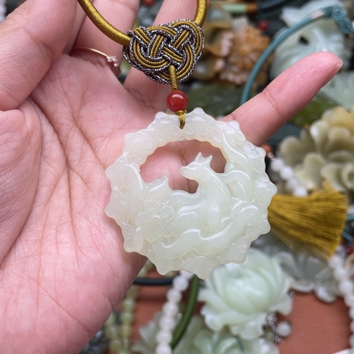 蛇纹石玉吊坠合金