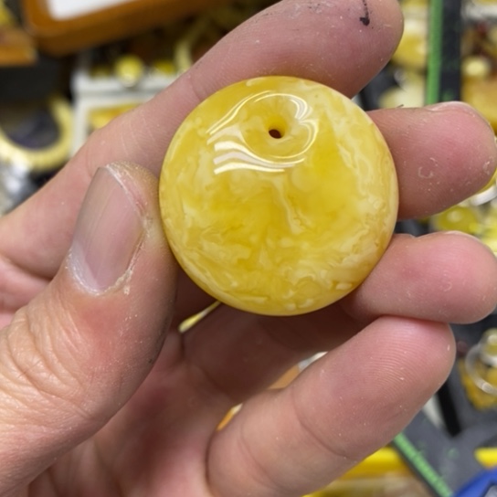 蜜蜡裸石未镶嵌吊坠