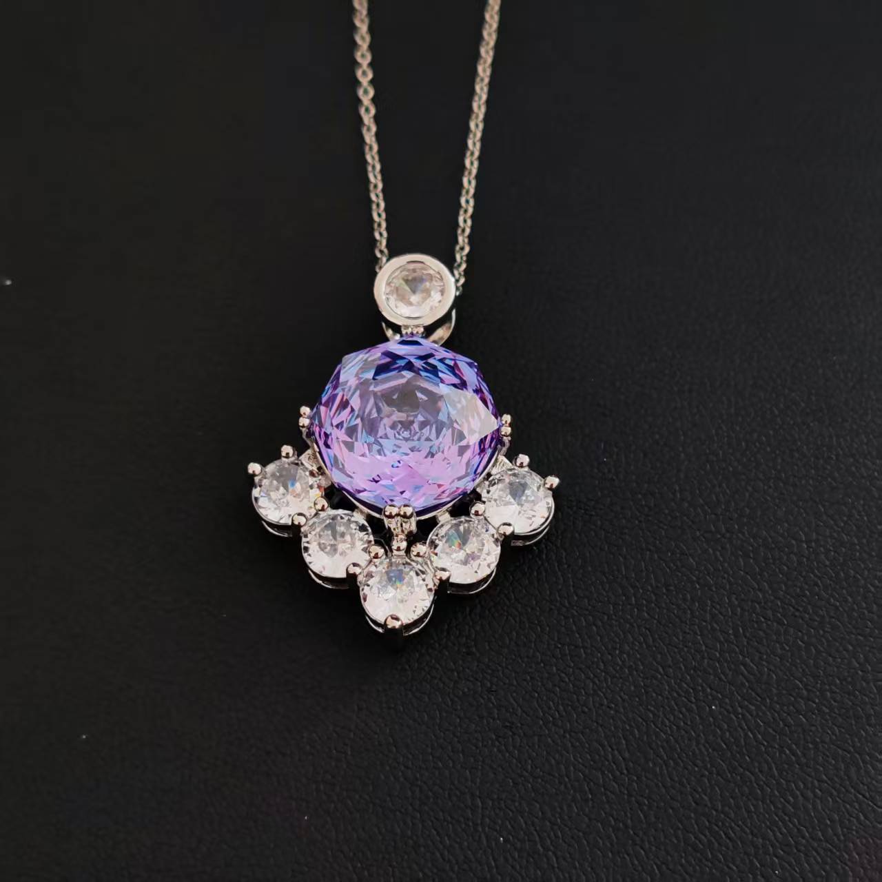 非金属珐琅吊坠 轻奢气质时尚百搭简约精致吊坠 ZXS2163515