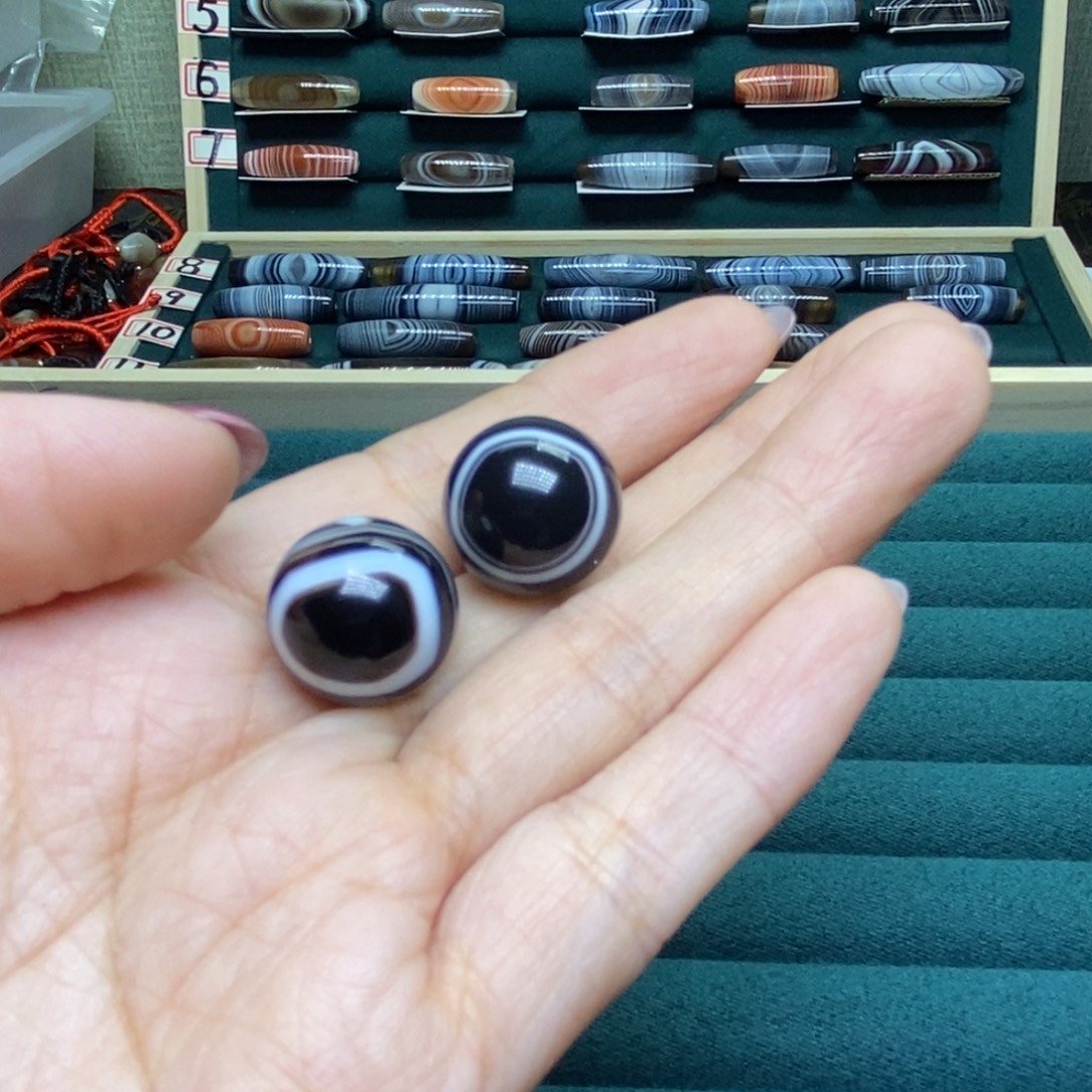 用***9玛瑙/玉髓未镶嵌珠宝半成品