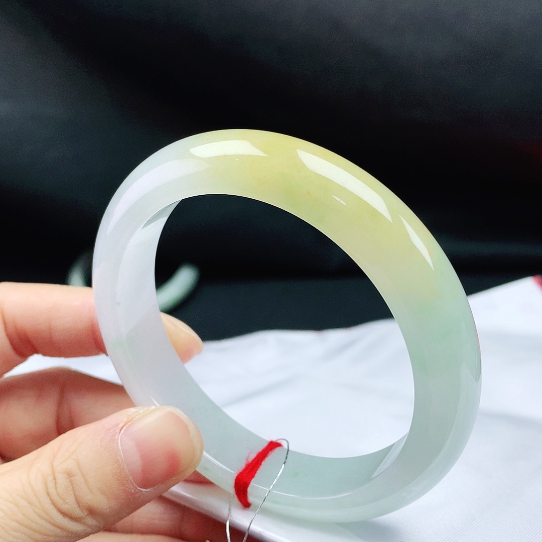 翡翠手镯未镶嵌57圈
