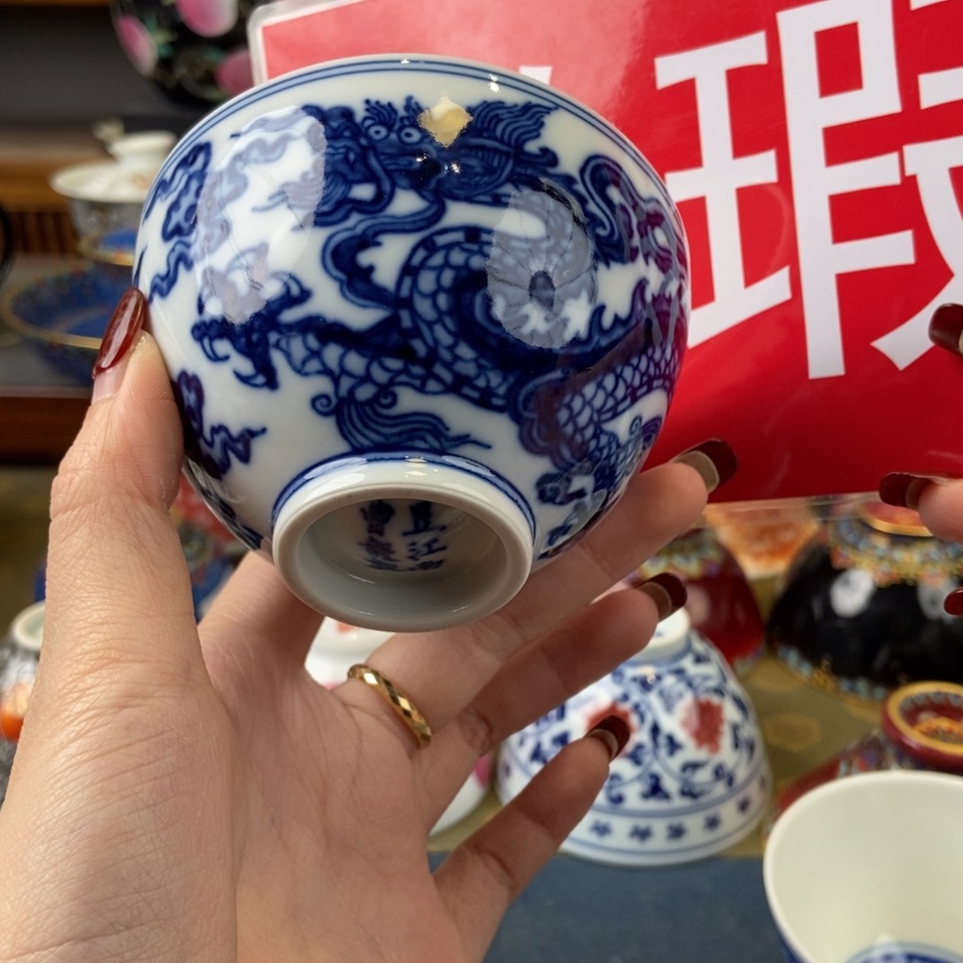 陶瓷艺术家的作品是一