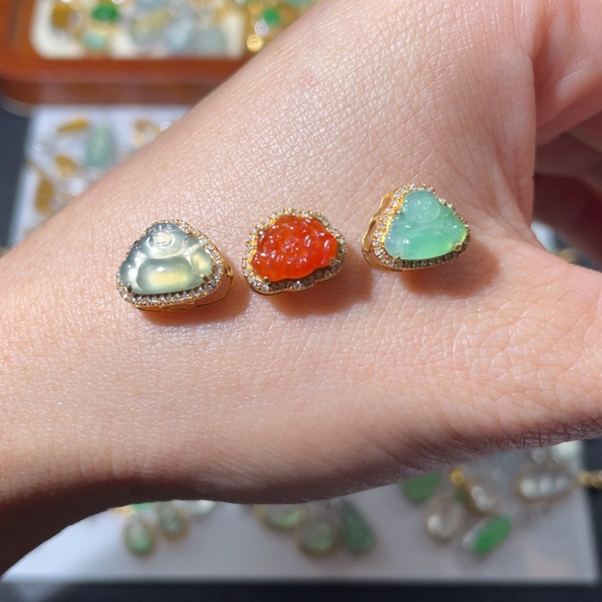 【闪购商品】颈饰18K金镶嵌翡翠三个翡翠