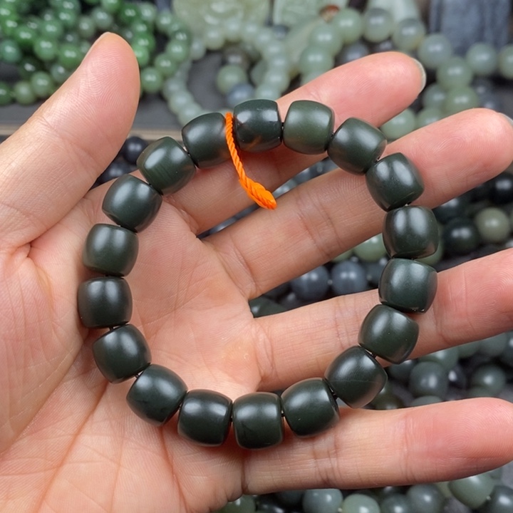 蓝***间和田玉未镶嵌手链