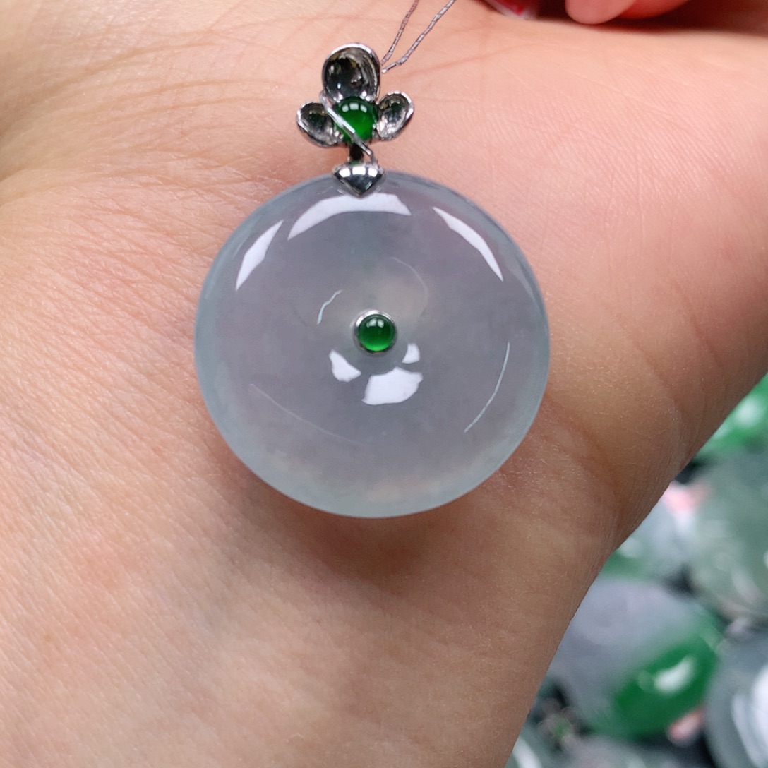 翡翠颈饰18K金镶嵌天然翡翠