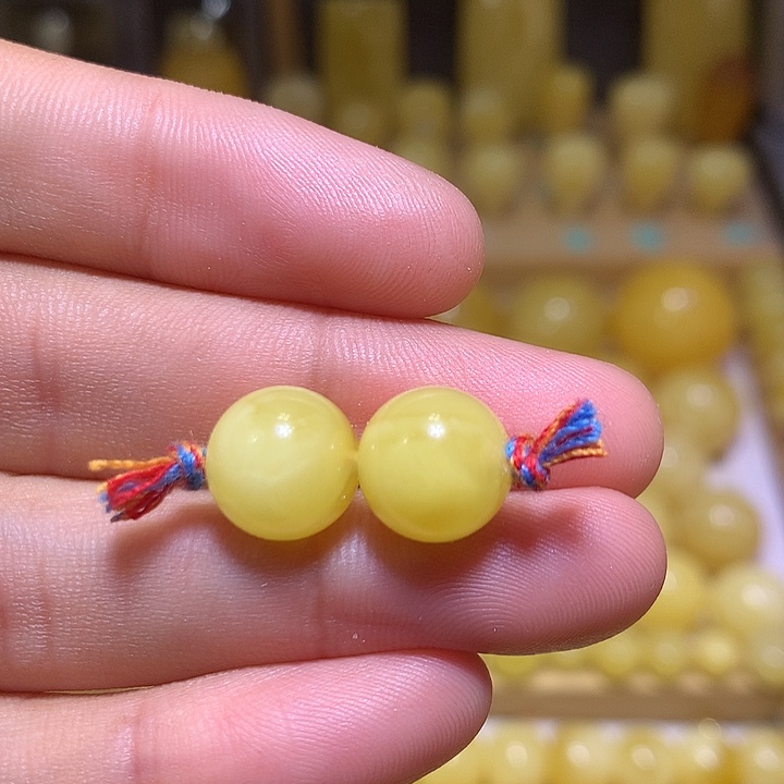 裸石蜜蜡未镶嵌天然俄料白花蜜蜡圆珠10.7左右