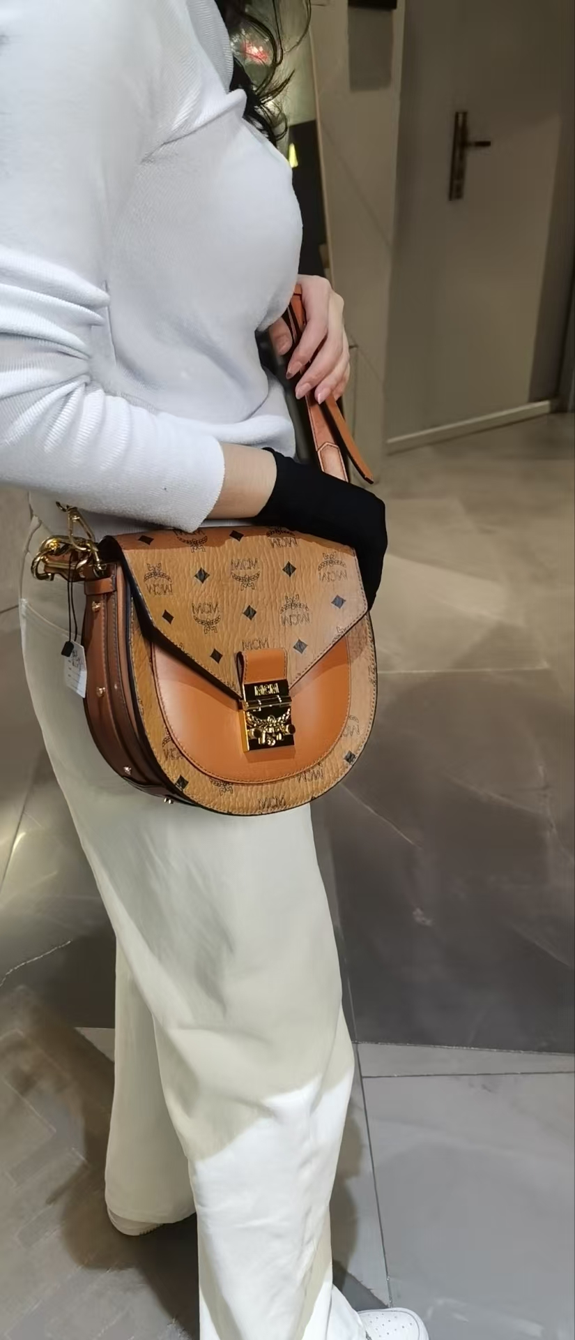 95新 MCM 帝爵奢品/MCM/焦糖色马鞍单肩包