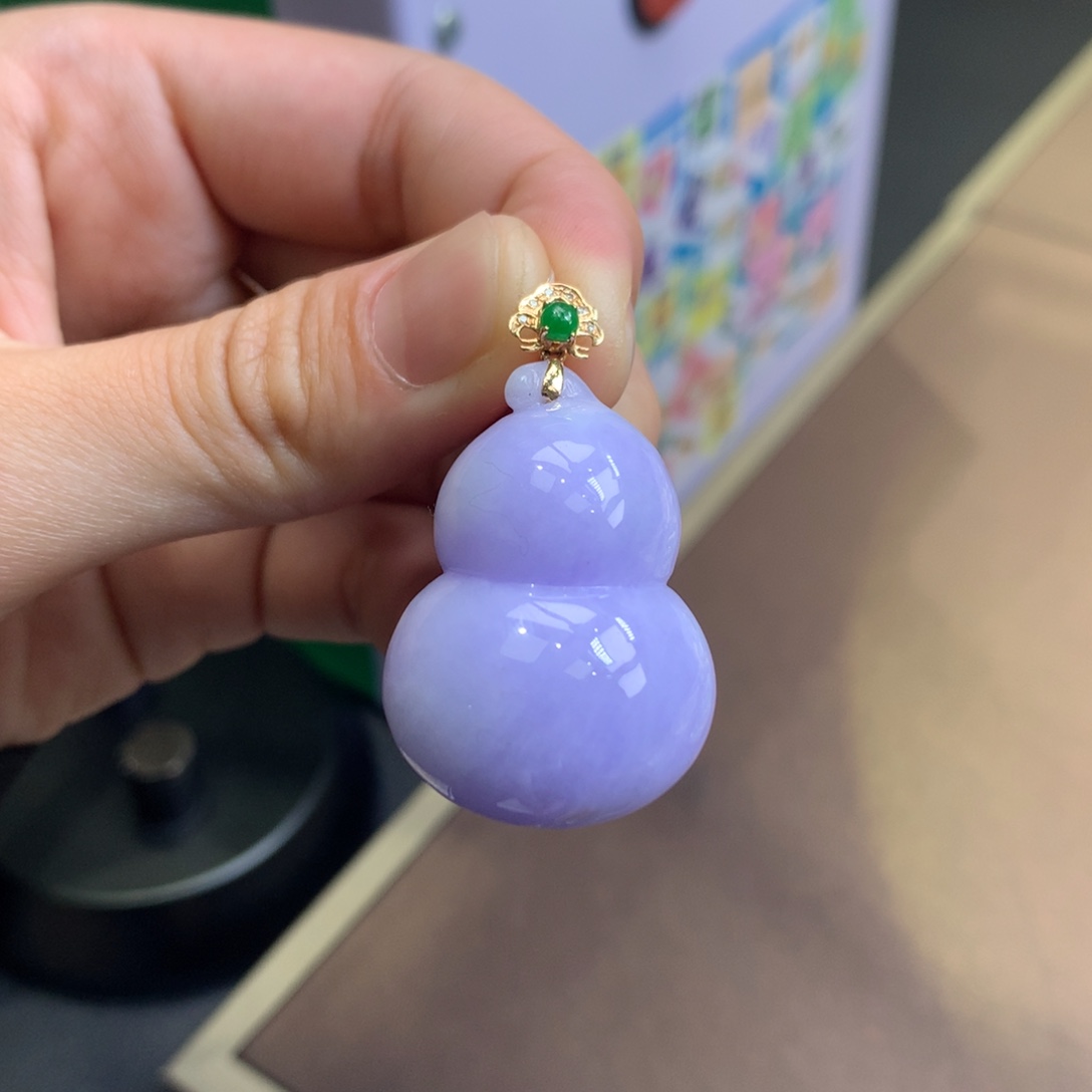 翡翠18K金镶嵌颈饰翡翠