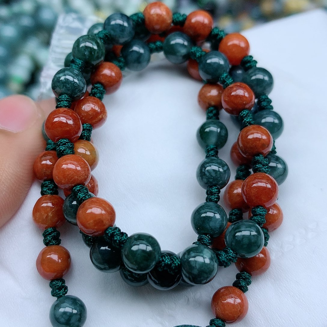 翡翠颈饰未镶嵌手串